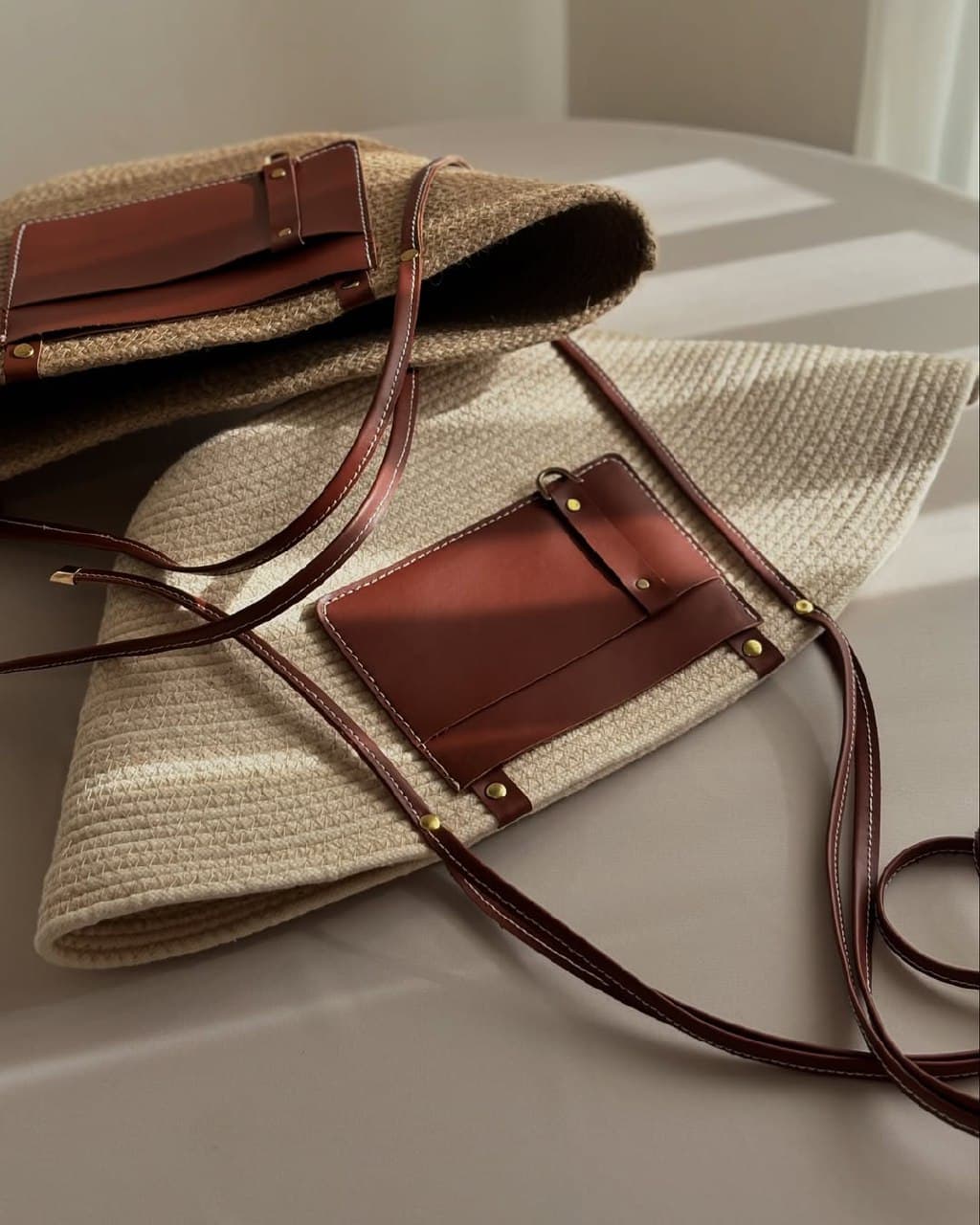 کیف دوشی قیطان دوزی با جزئیات چرم