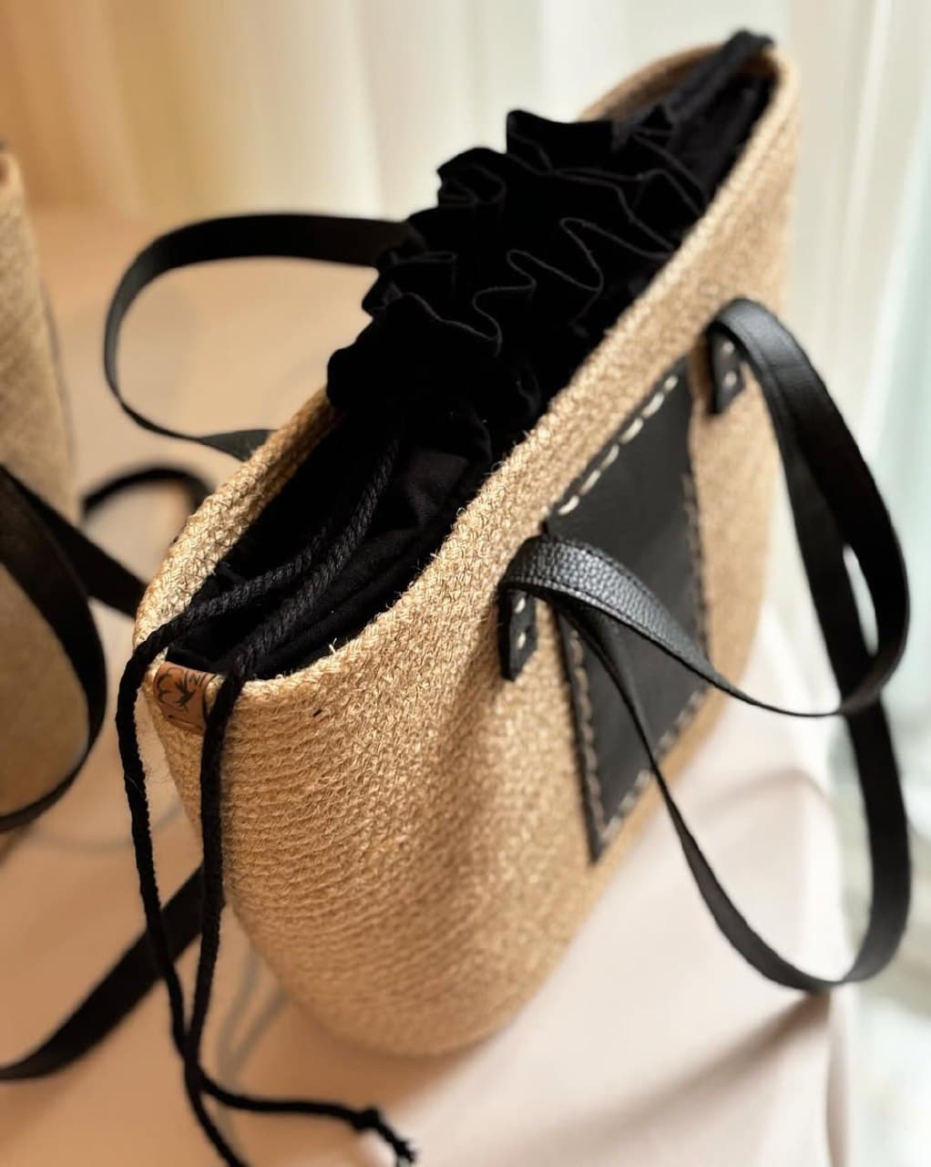 کیف دوشی کنفی با جزئیات چرم