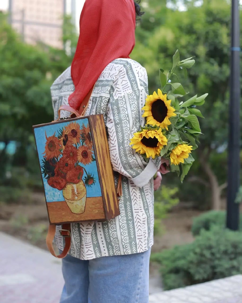 کوله پشتی چوبی دست ساز طرح گل آفتابگردان ونگوگ