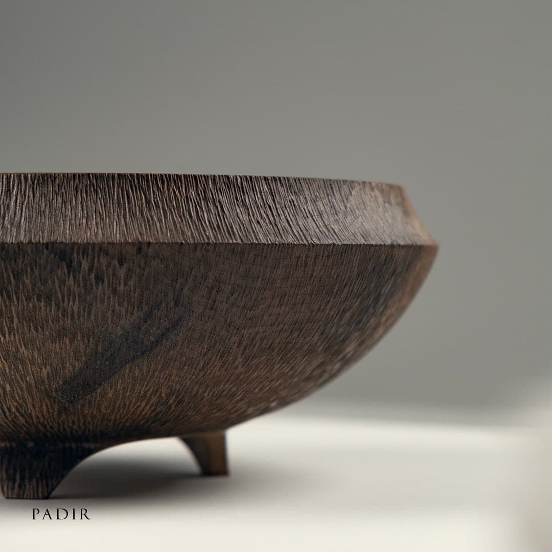 کاسه چوبی پایهدار گردو