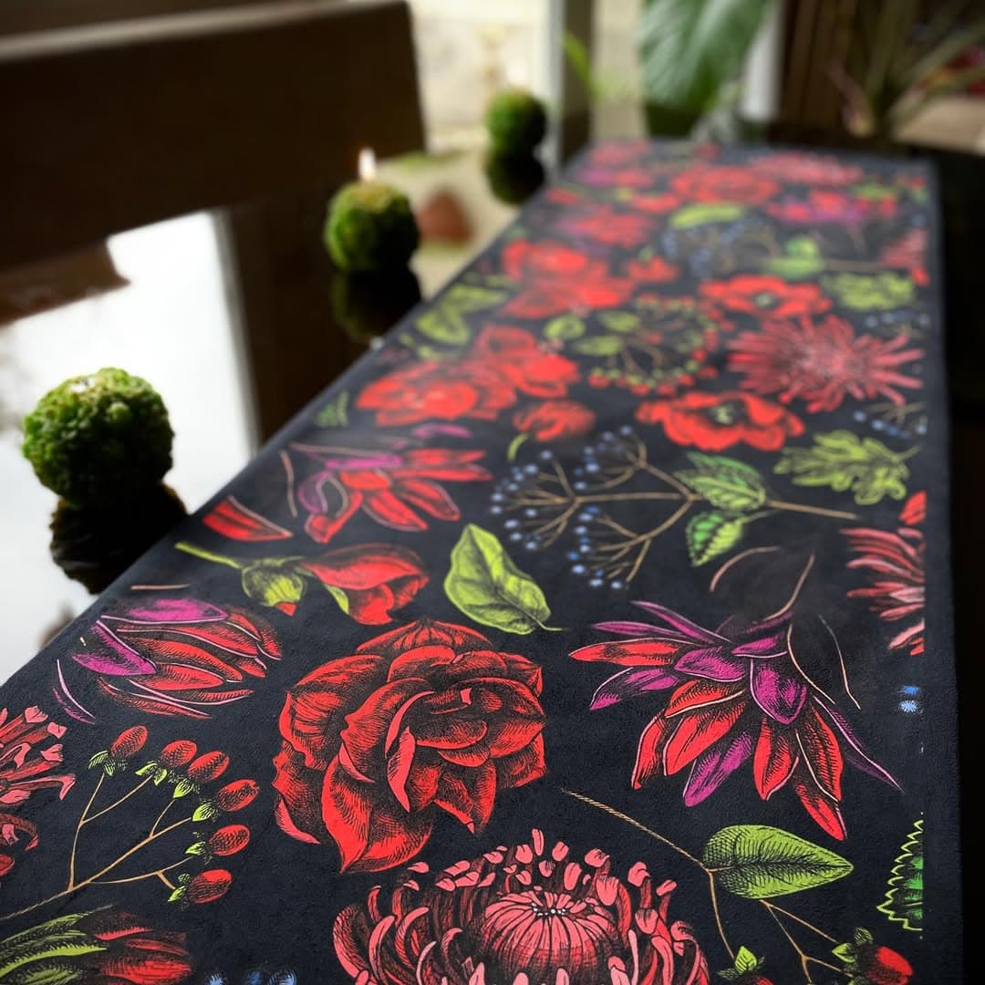 رانر مخمل طرح گلهای رنگی