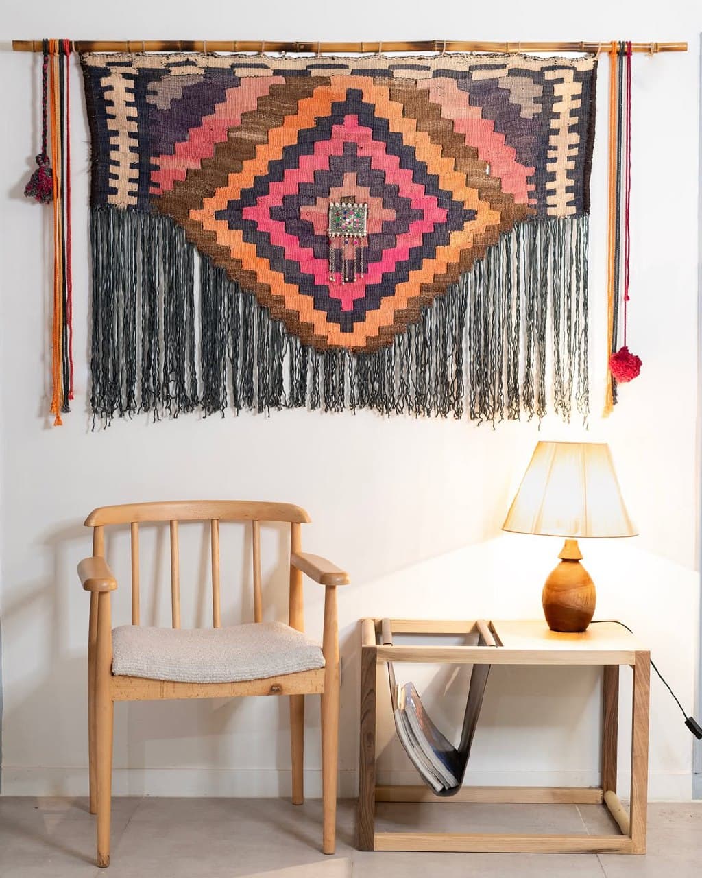 دیوارکوب گلیمی دستباف طرح لوزی