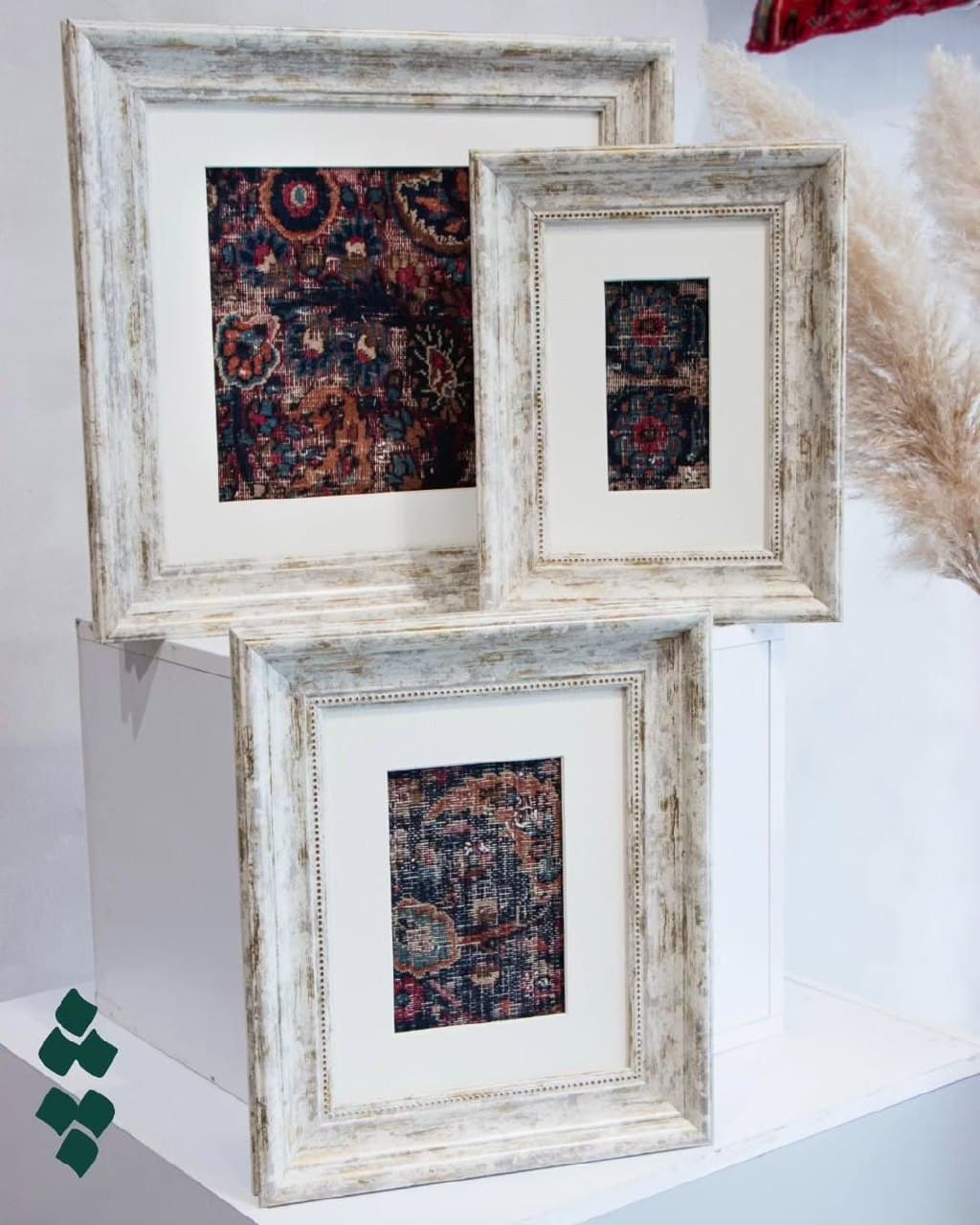 قاب فرش دستباف پتینه کاری شده