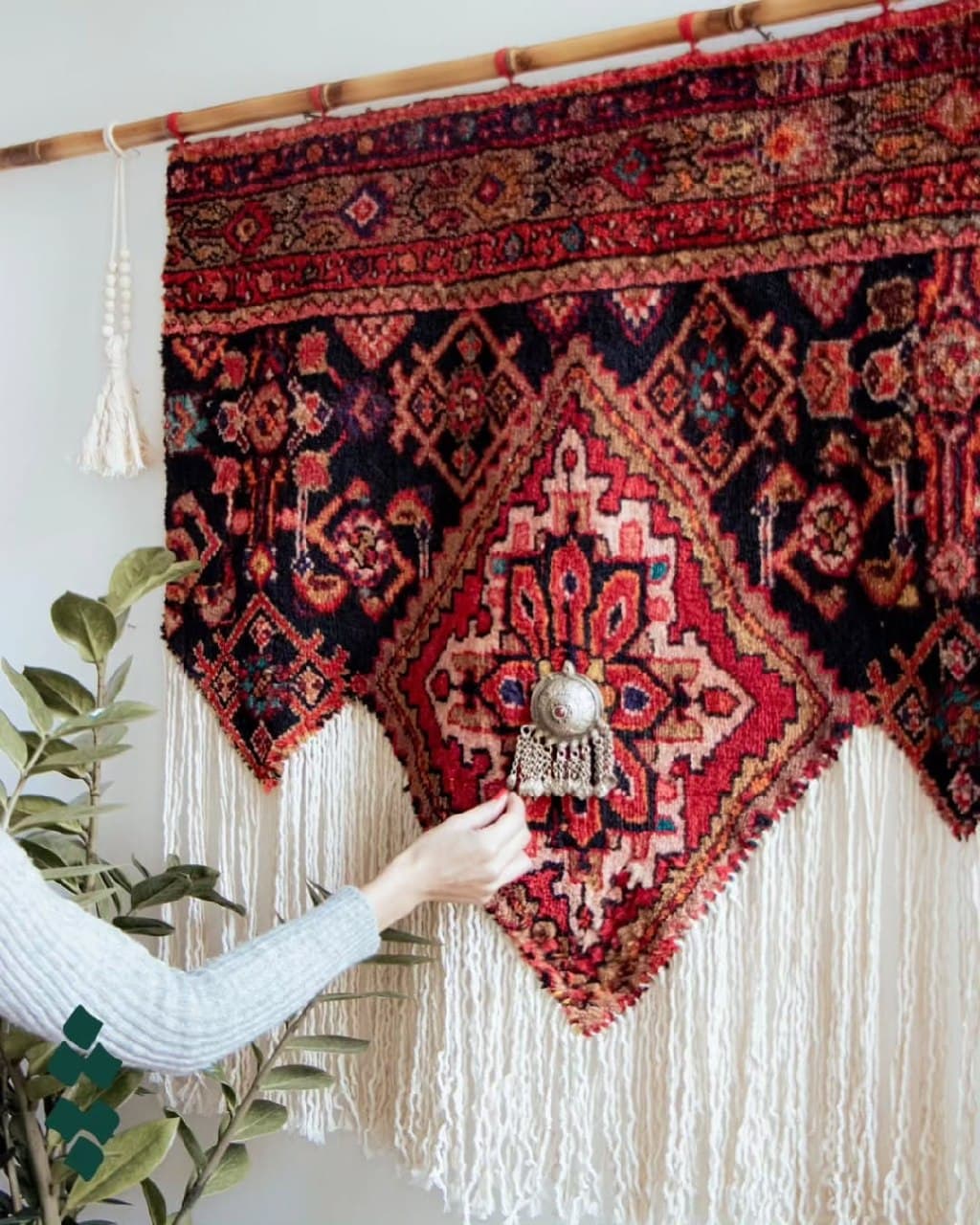 آویز دیواری بوم فرش با ورشو صد ساله