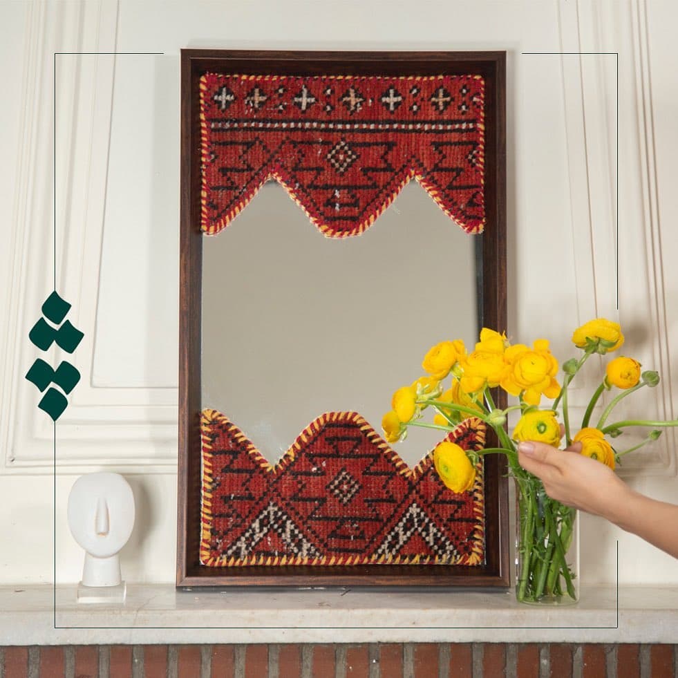 آینه دکوراتیو با قطعه فرش بلوچ
