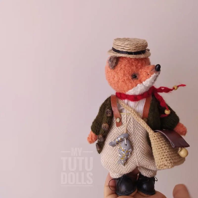 عروسک دستباف روباه جنتلمن