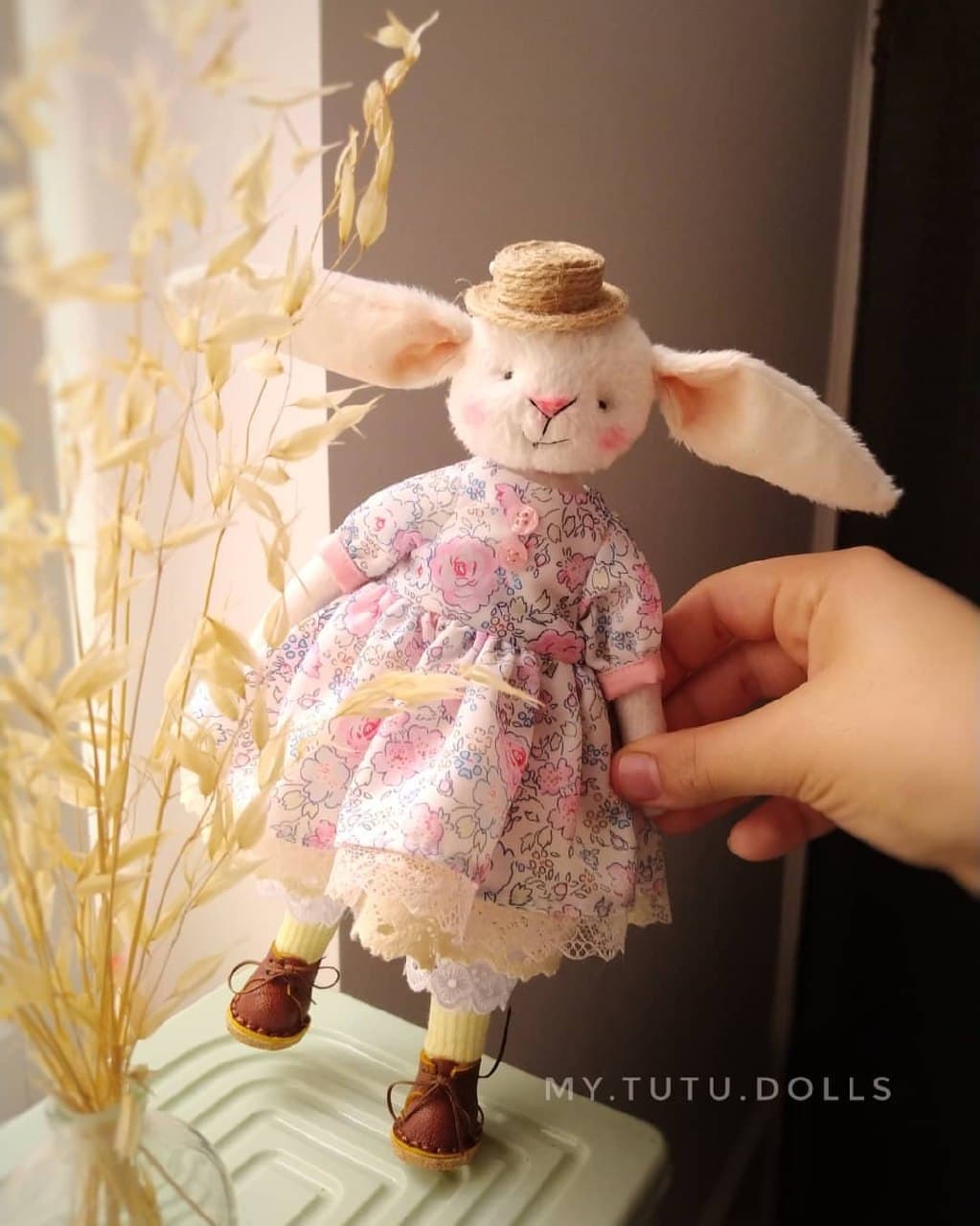 عروسک دستساز خرگوش ملوس با لباس گلدار